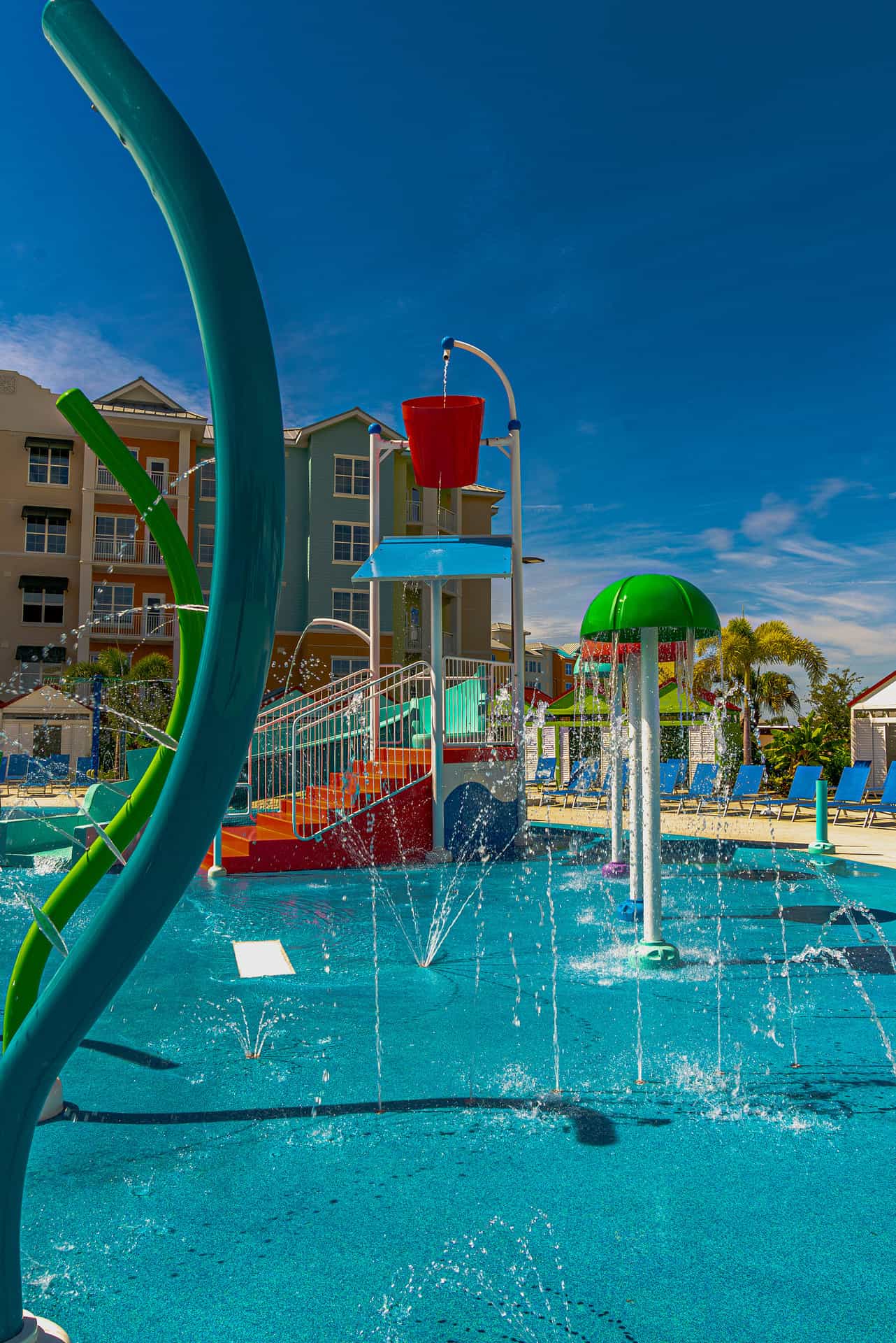 Kids’ splash park next to the pool at Embassy Suites Orlando Sunset Walk